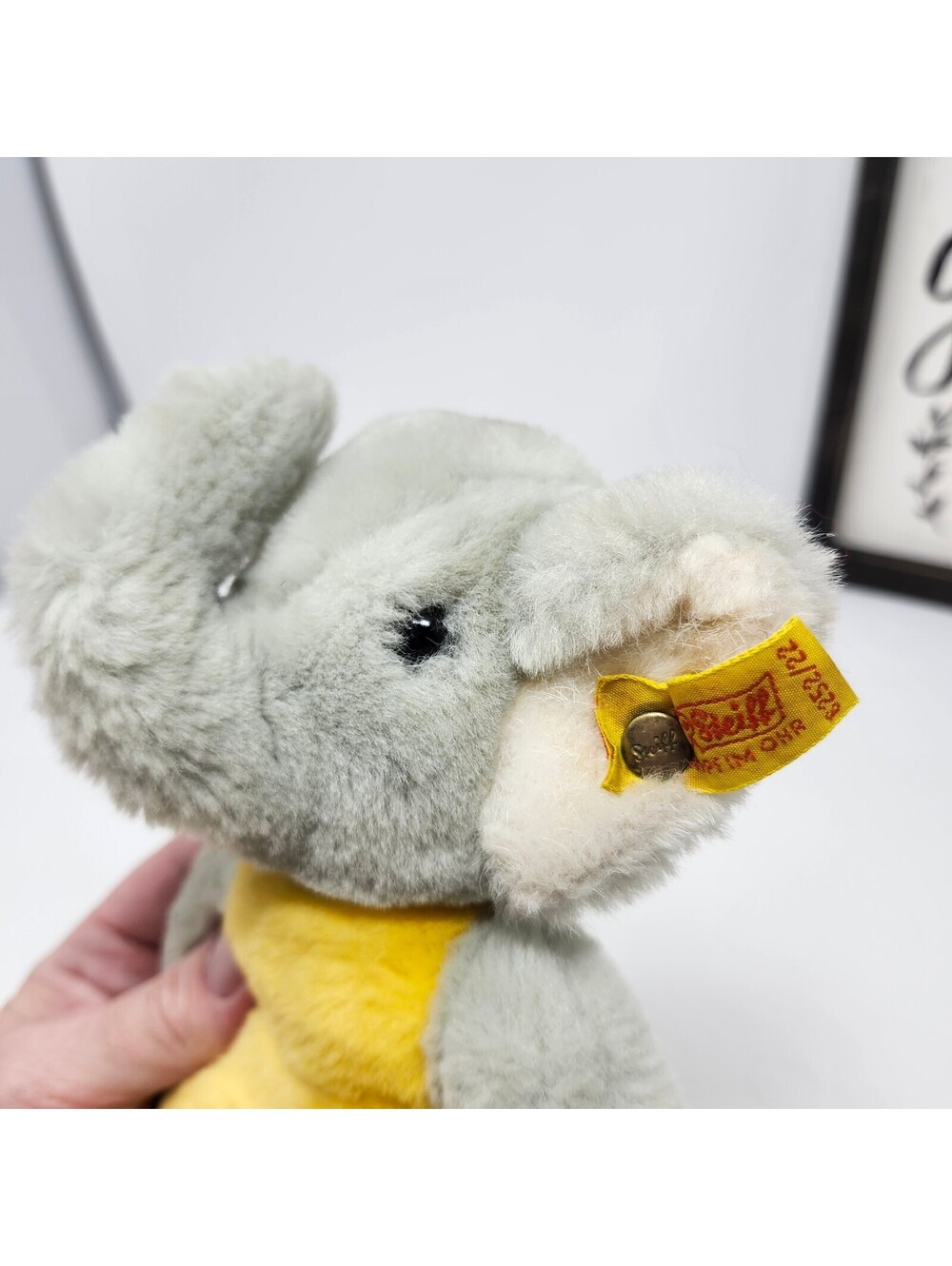 Vintage Steiff Elephant 22/2528 Gray Yellow Plush Squeaker Button Flag Germany